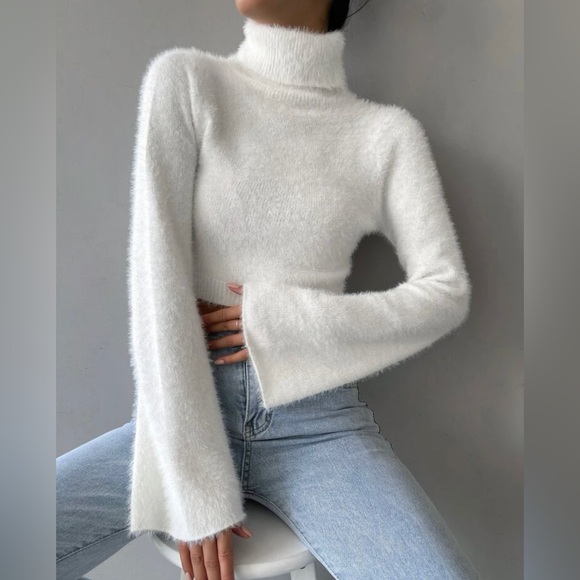 White bell sleeve turtleneck sweater - Picture 2 of 2